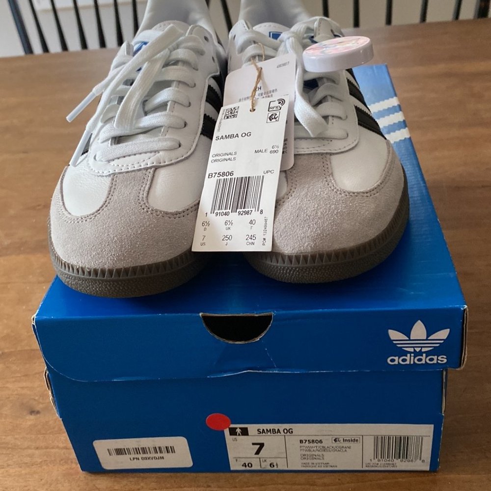 ADIDAS OG Brand new box and tags. Size 7 mens.